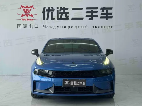 Lynk & Co 03