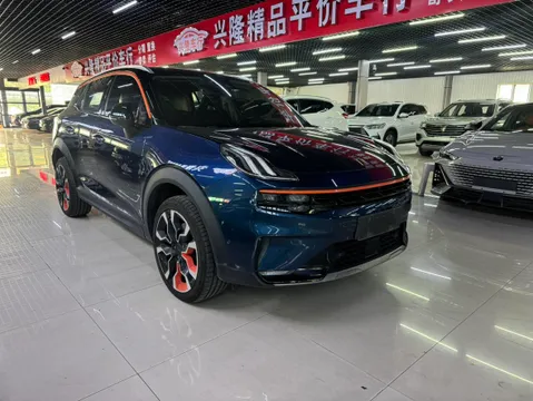 Lynk & Co 06