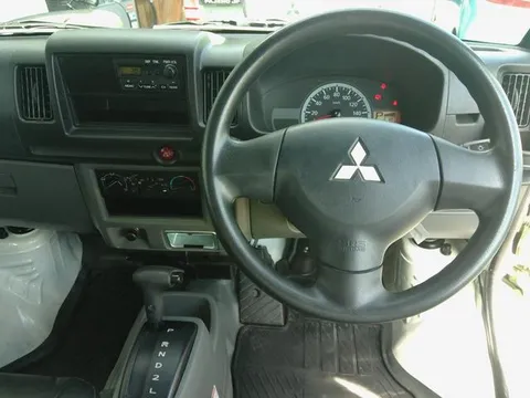 Mitsubishi Minicab Van