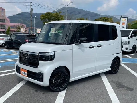 Honda N-BOX Custom
