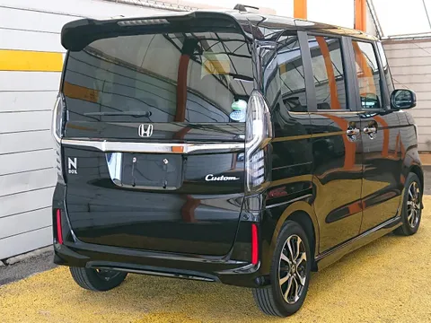 Honda N-BOX Custom