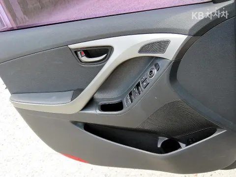 Hyundai Elantra (Avante)
