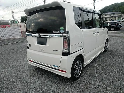 Honda N-BOX Custom