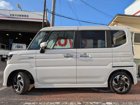 Suzuki Spacia