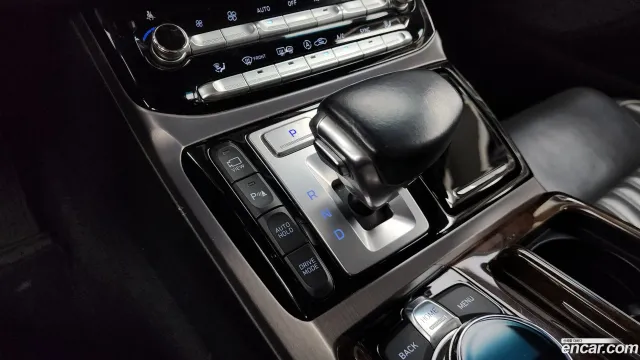 Genesis G90 (EQ900)