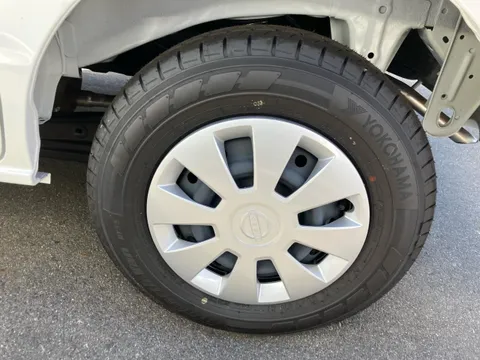Nissan Clipper Van