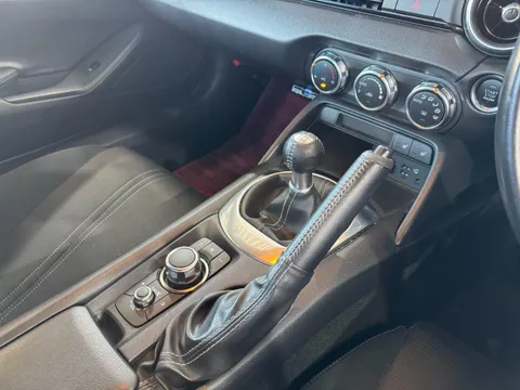 Mazda MX-5 (Roadster)