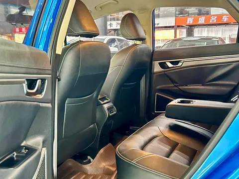 Geely Emgrand GS