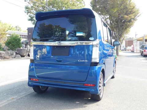 Honda N-BOX Custom