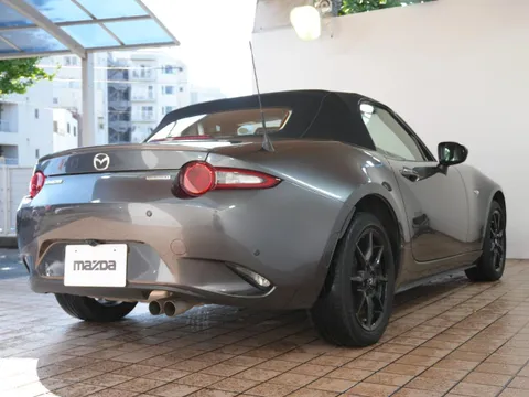 Mazda MX-5 (Roadster)