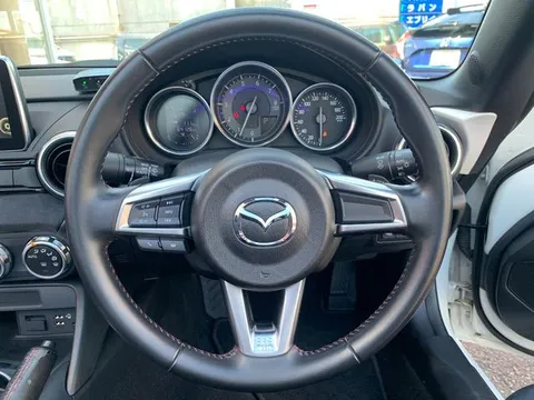 Mazda MX-5 (Roadster)