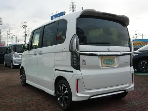 Honda N-BOX Custom