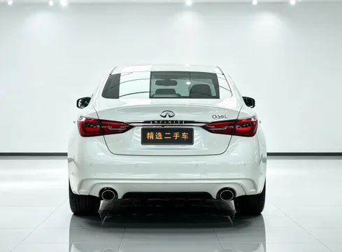 Infiniti Q50L