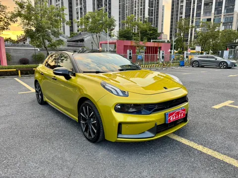 Lynk & Co 03