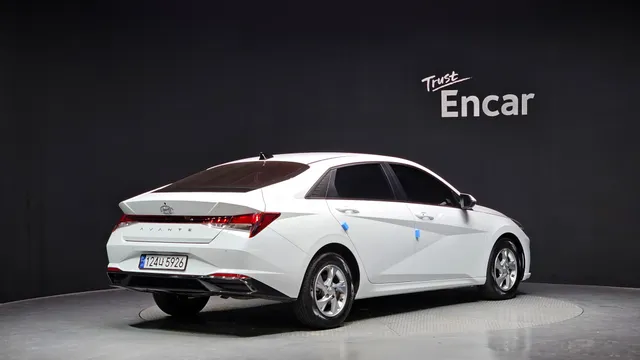 Hyundai Elantra (Avante)