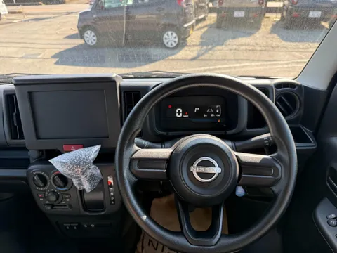 Nissan Clipper Van