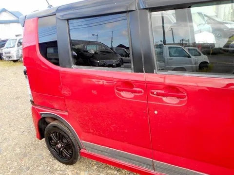 Honda N-BOX Custom
