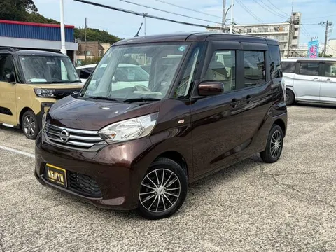Nissan Dayz Roox