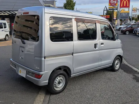 Toyota Pixis Van