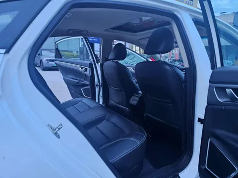 Geely Emgrand GL