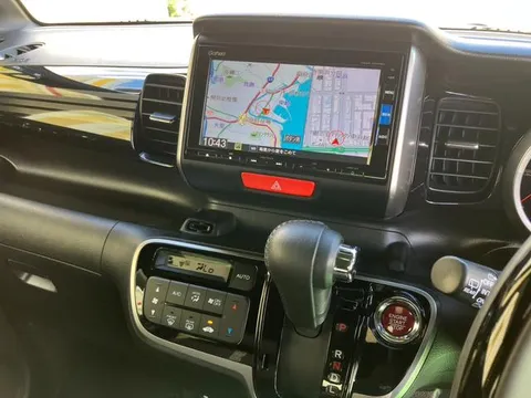 Honda N-BOX Slash