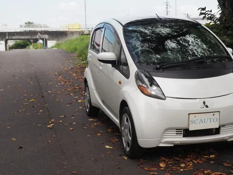 Mitsubishi I
