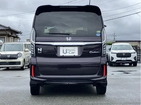 Honda N-BOX Custom