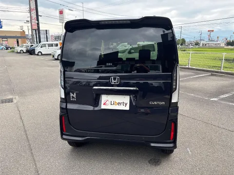 Honda N-BOX Custom