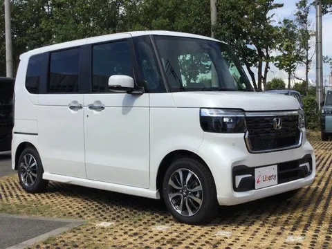 Honda N-BOX Custom
