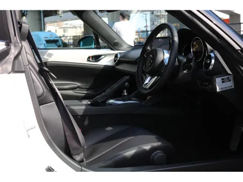 Mazda MX-5 (Roadster)