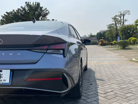 Hyundai Elantra (Avante)