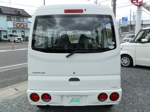 Mitsubishi Minicab Van