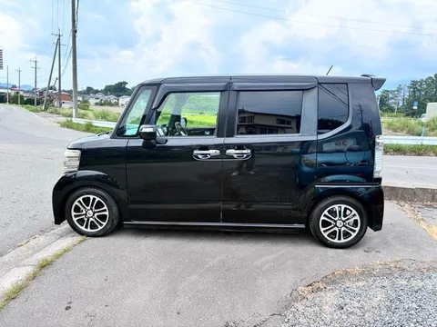 Honda N-BOX Custom