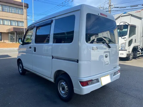 Toyota Pixis Van