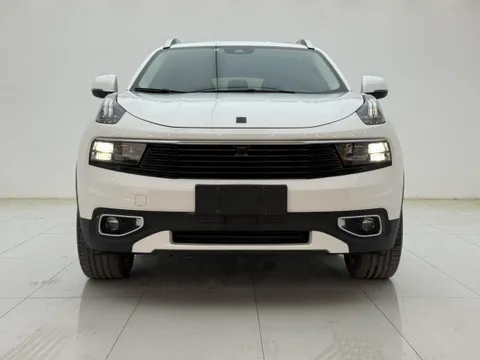 Lynk & Co 01