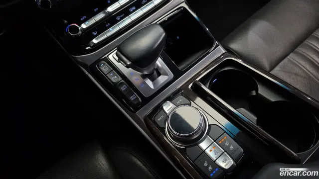 Genesis G90 (EQ900)