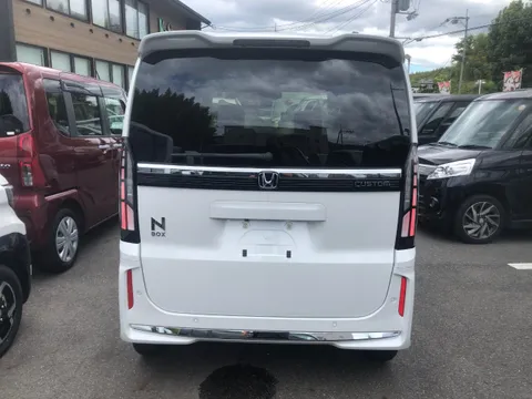 Honda N-BOX Custom