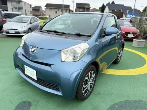 Toyota iQ