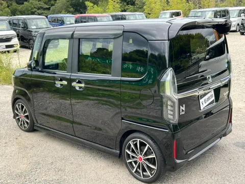 Honda N-BOX Custom