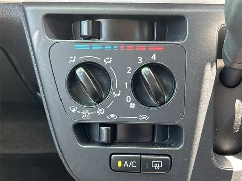 Daihatsu Mira Tocot