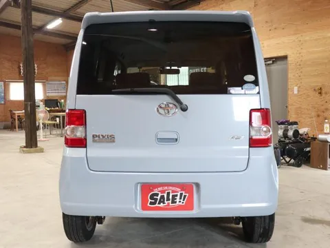 Toyota Pixis Space