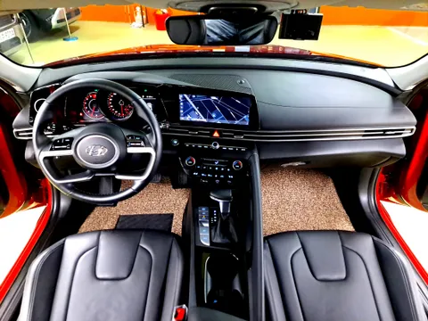 Hyundai Elantra (Avante)