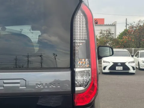 Mitsubishi Delica Mini