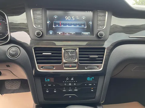 Hongqi H7