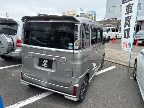 Suzuki Spacia