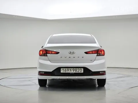 Hyundai Elantra (Avante)