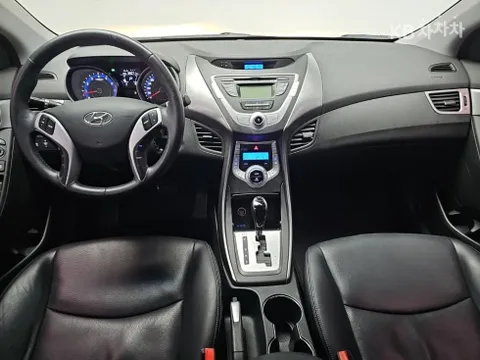 Hyundai Elantra (Avante)
