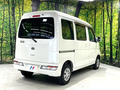 Toyota Pixis Van