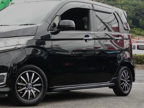 Honda N-WGN Custom