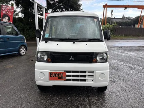 Mitsubishi Minicab Van
